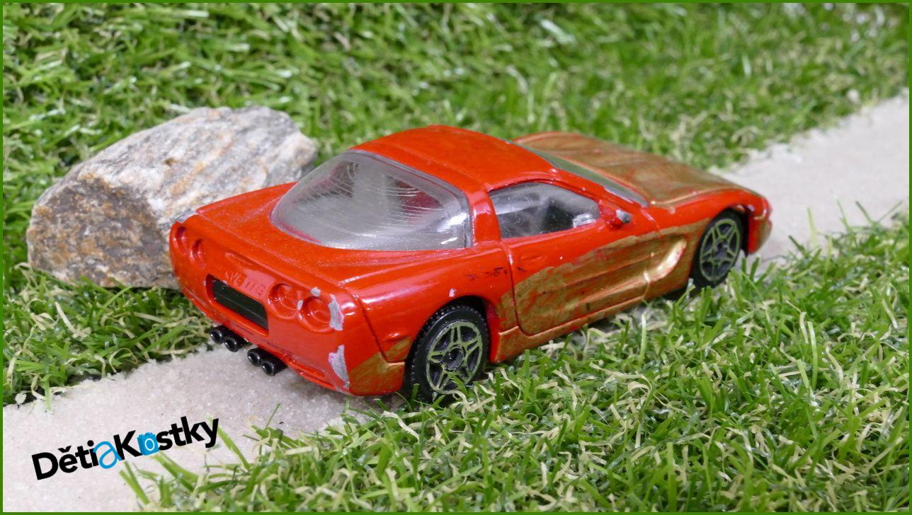 Angličák Bburago 1:43 - Chevrolet Corvette - pomalované