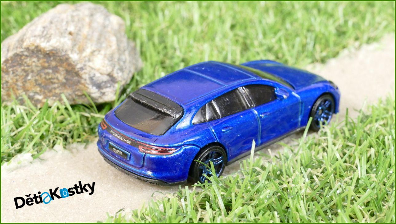 Autíčko Hot Wheels Porsche Panamera Turbo S E-Hybrid Sport Turismo