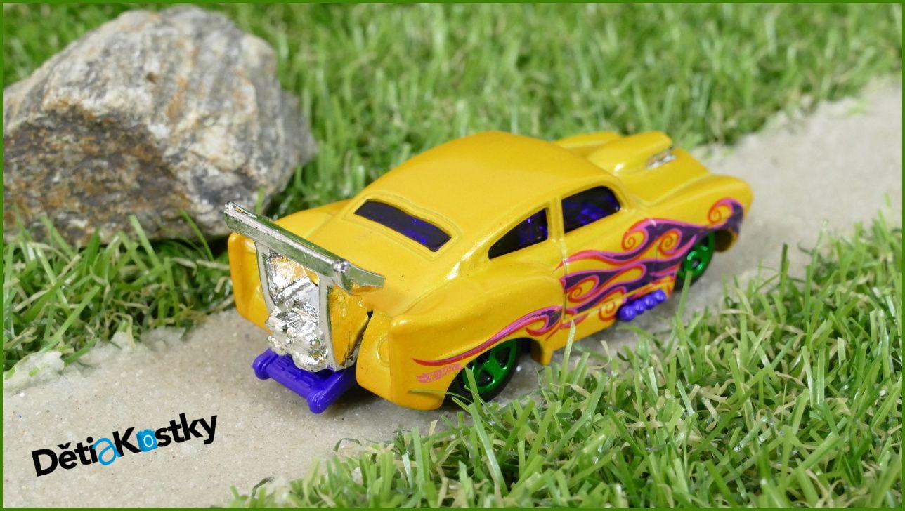 Autíčko Hot Wheels Jaded