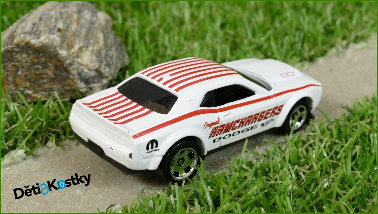 Autíčko Hot Wheels ´18 Dodge Challenger SRT Demon