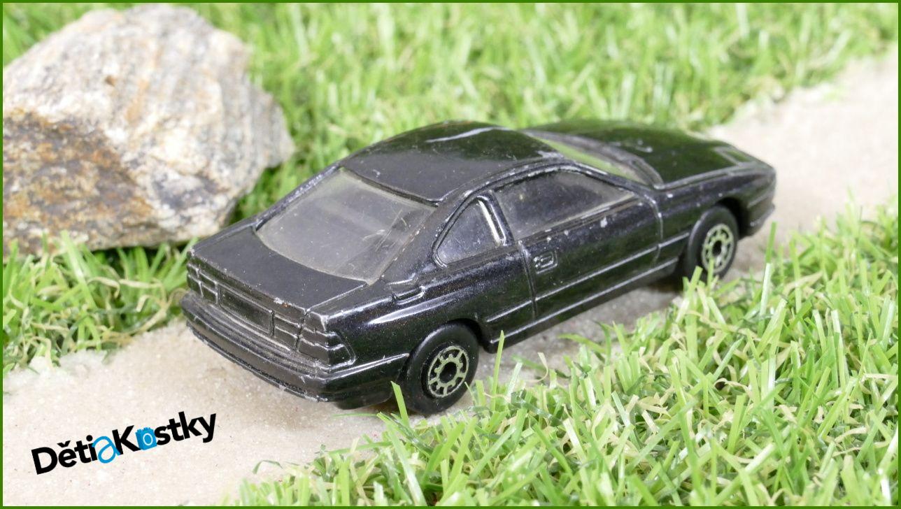 Angličák Autíčko Maisto BMW 850i