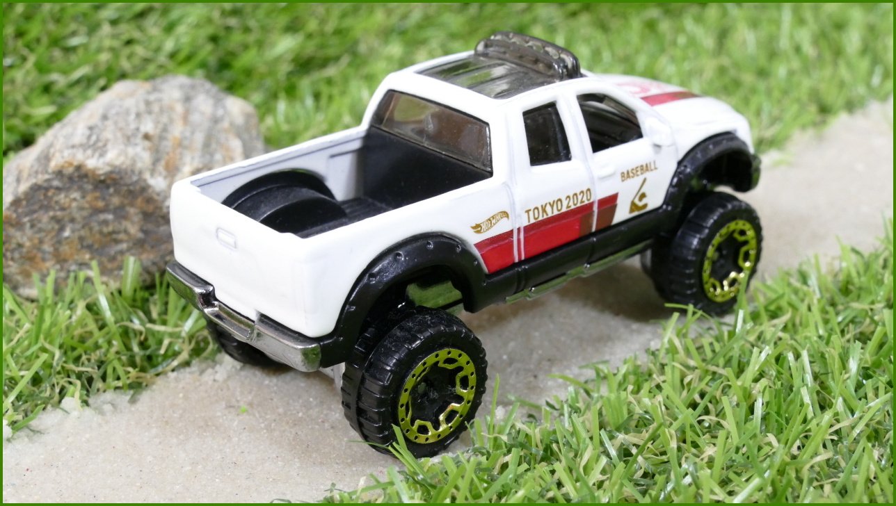 Model Autíčka Hot Wheels ´10 Toyota Tundra