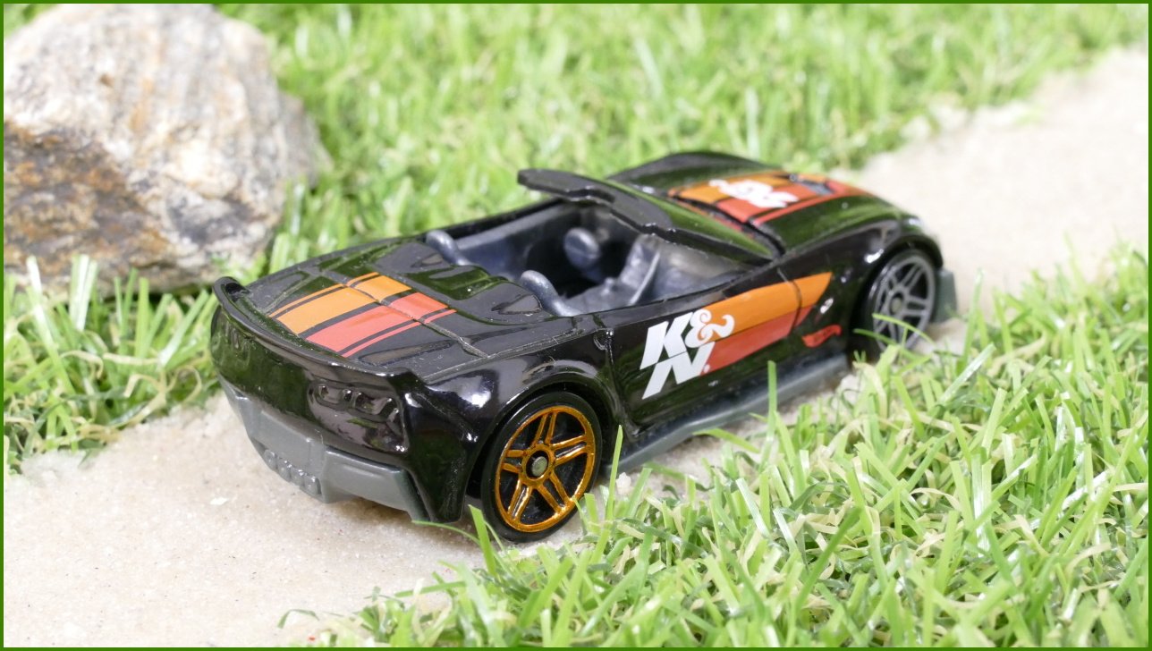 Angličák - Autíčko Hot Wheels Corvette C7 Z06 Convertible