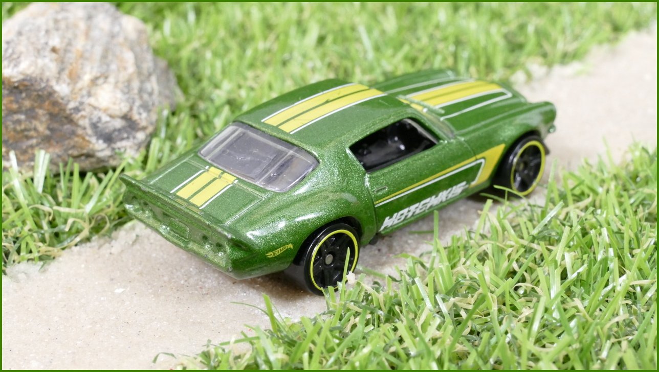 Angličák - Autíčko Hot Wheels ´70 Camaro