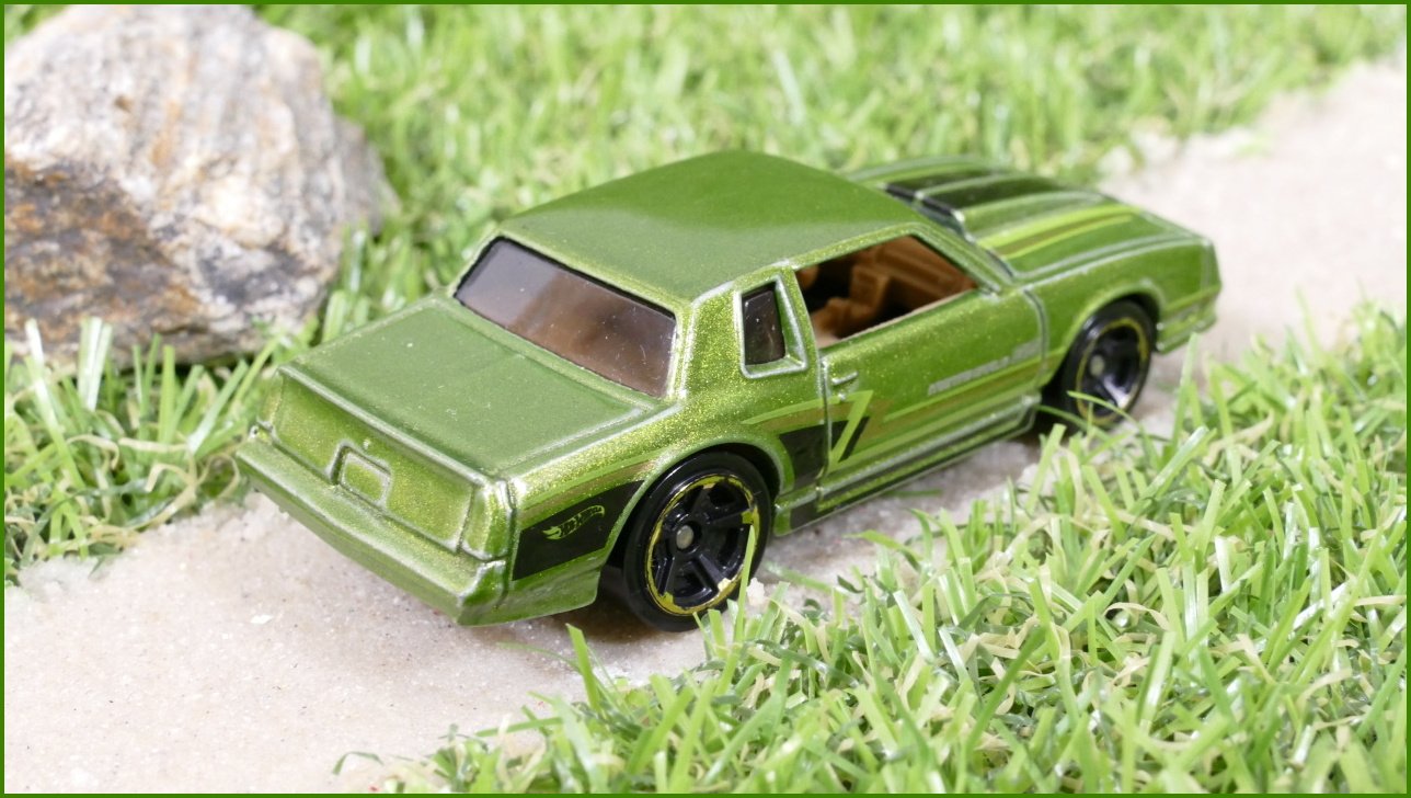 Angličák - Autíčko Hot Wheels ´86 Monte Carlo SS