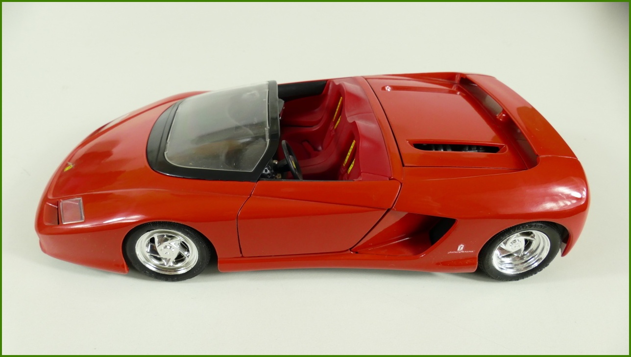 Model Guiloy 1:18 - Ferrari Mythos