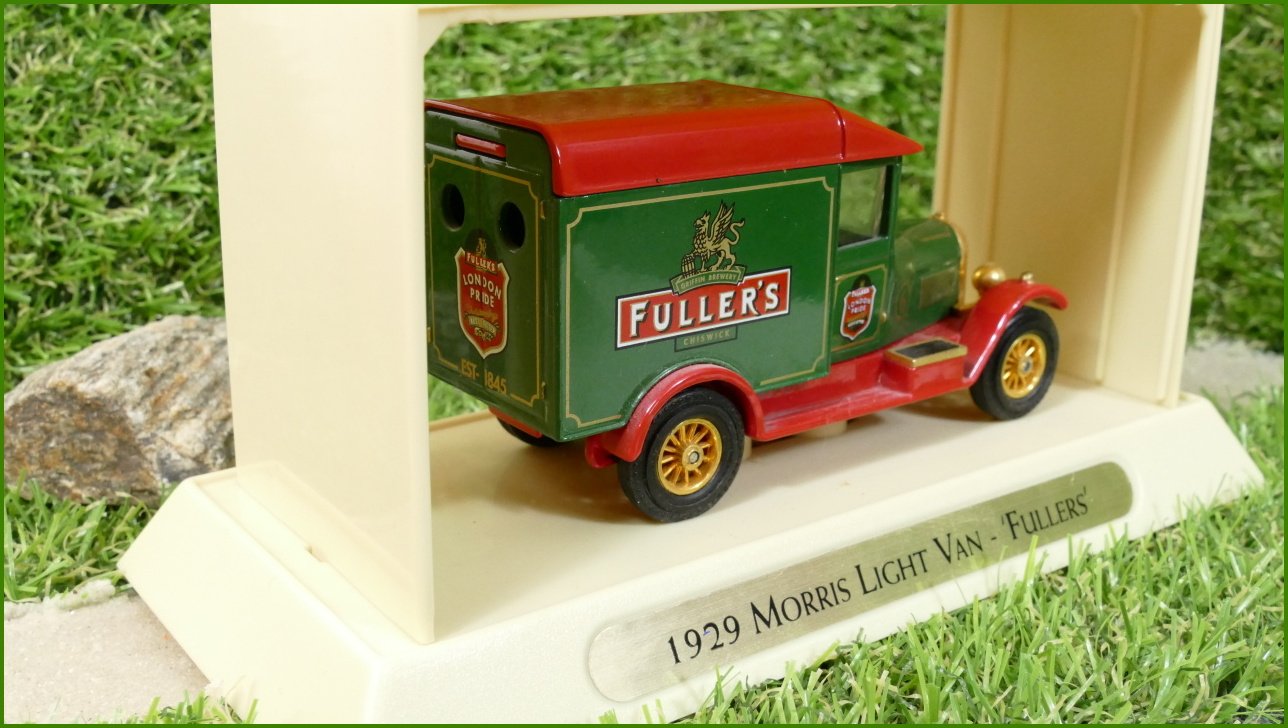 Autíčko Matchbox Models of Yesteryear - 1929 Morris Light Van - 'Fullers'