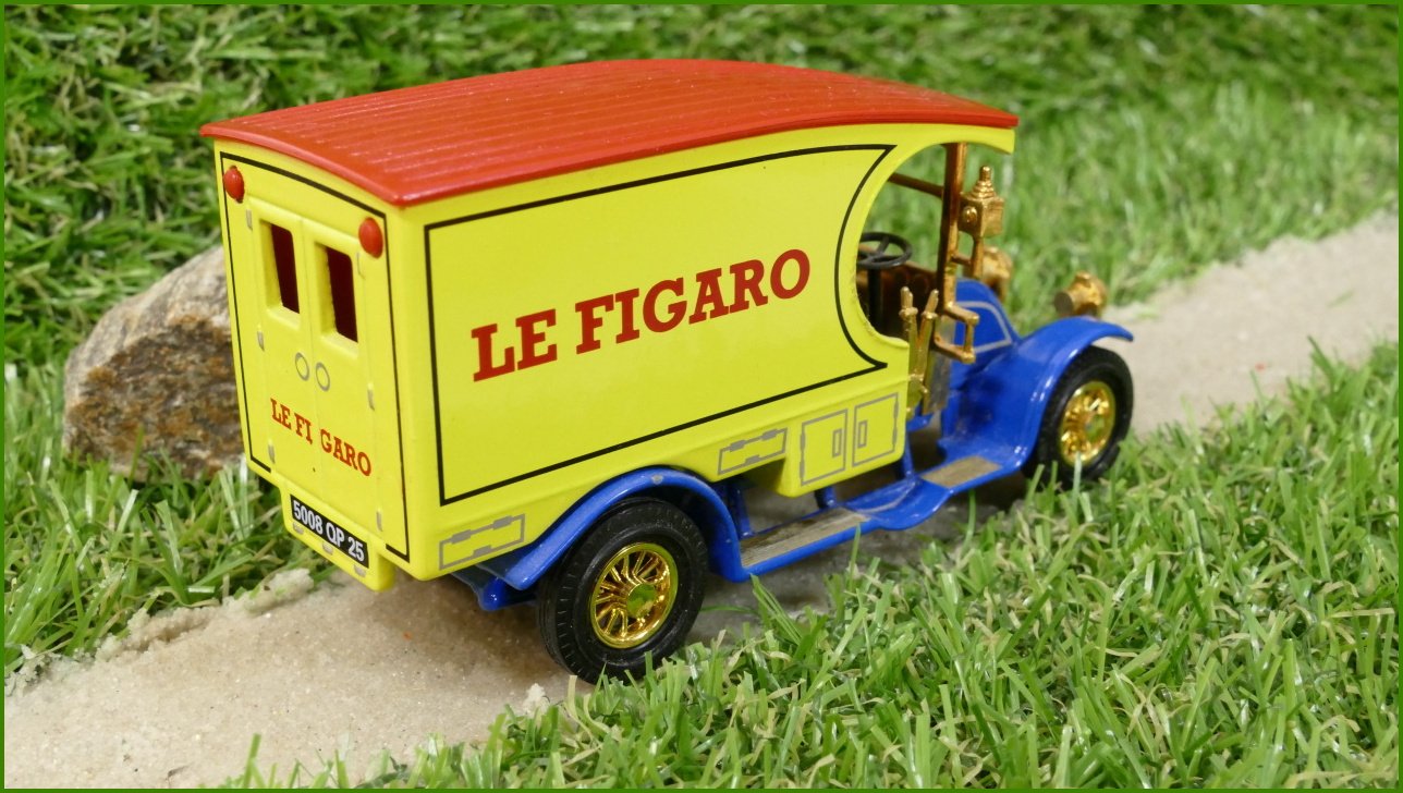 Autíčko Matchbox Models of Yesteryear - 1910 Renault AG - Le Figaro