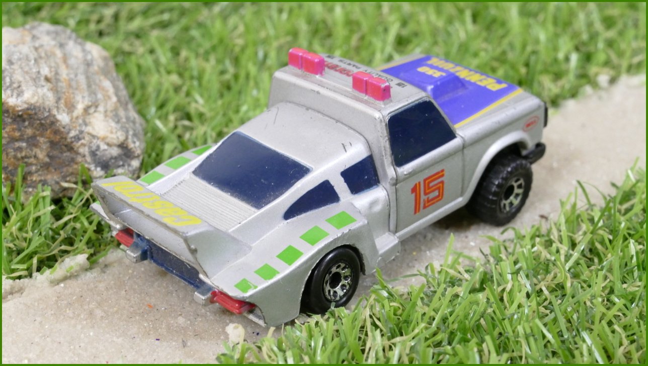 Autíčko Matchbox Connectables - ze dvou různých aut