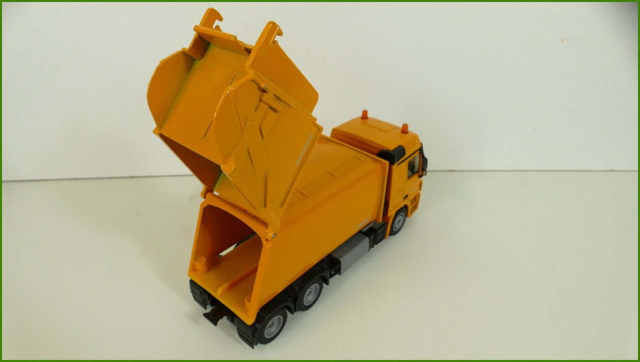 Model Siku Autíčko 2648 Actros Truck - bez popelnice