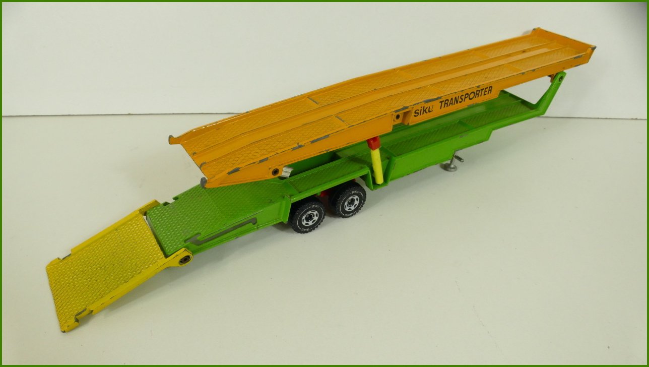 Model Siku Autíčko 3112 Transporter - chybějící části mezi rampami