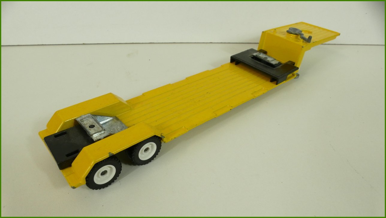 Model Siku Autíčko 2125 Návěs