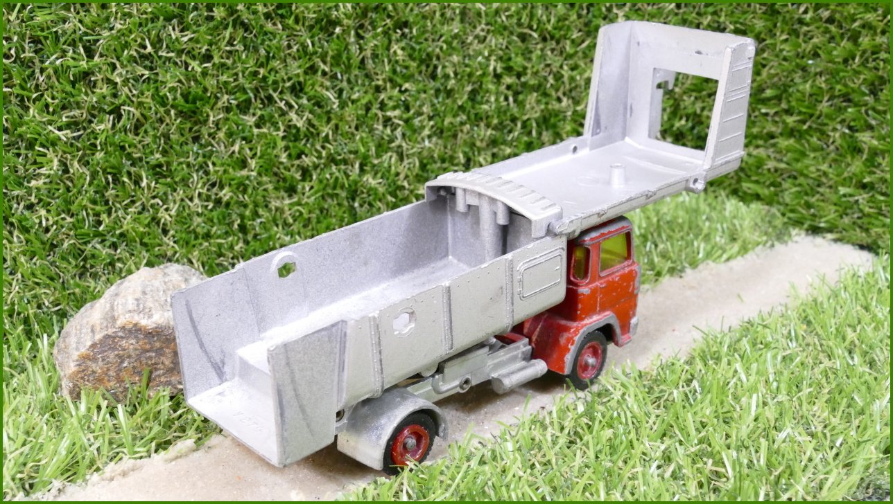 Model Siku Autíčko V274 Magirus Müllwagen