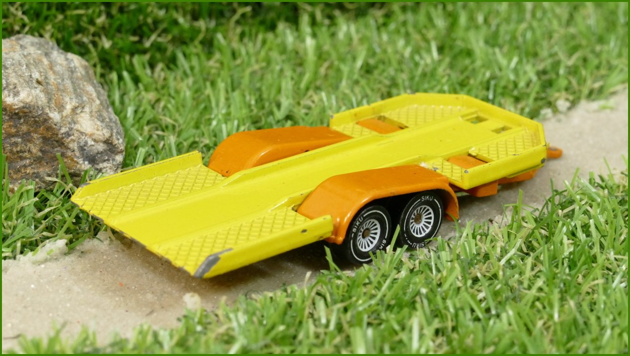 Model Siku Autíčko 2217 Přívěs