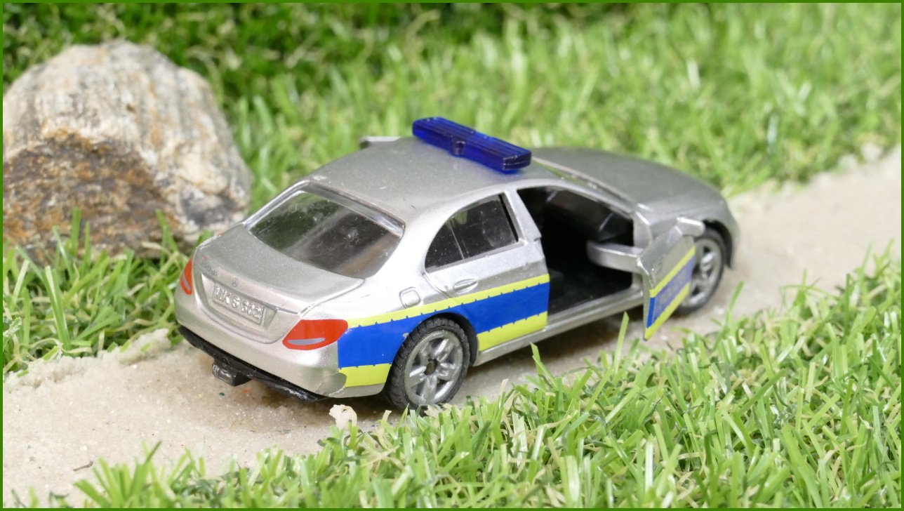 Angličák Siku Autíčko Mercedes-Benz E 350d - chybí levé přední světlo