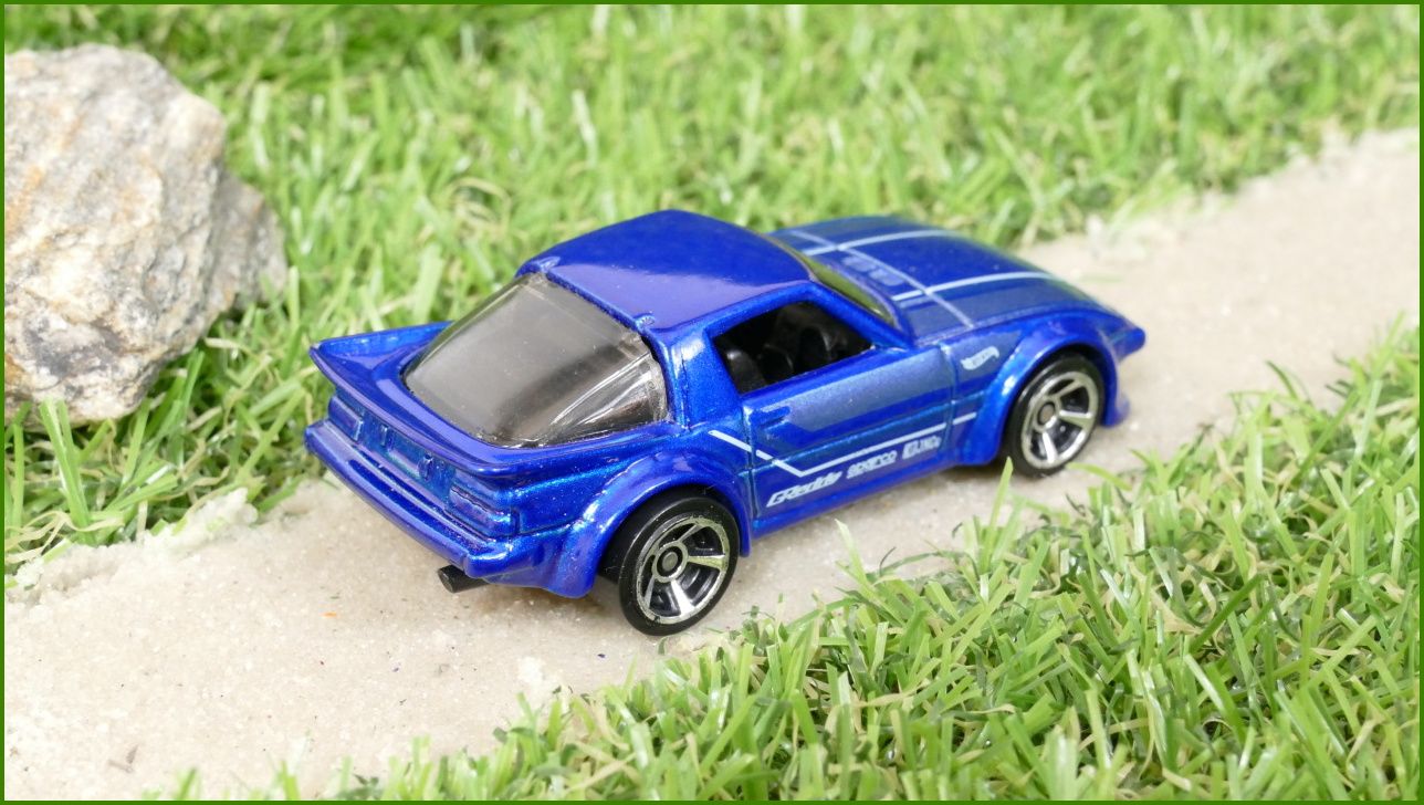 Model Autíčka Hot Wheels Mazda RX-7