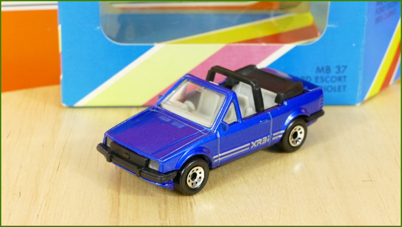 Angličák Autíčko Matchbox MB 37 - Ford Escort XR3i Cabriolet