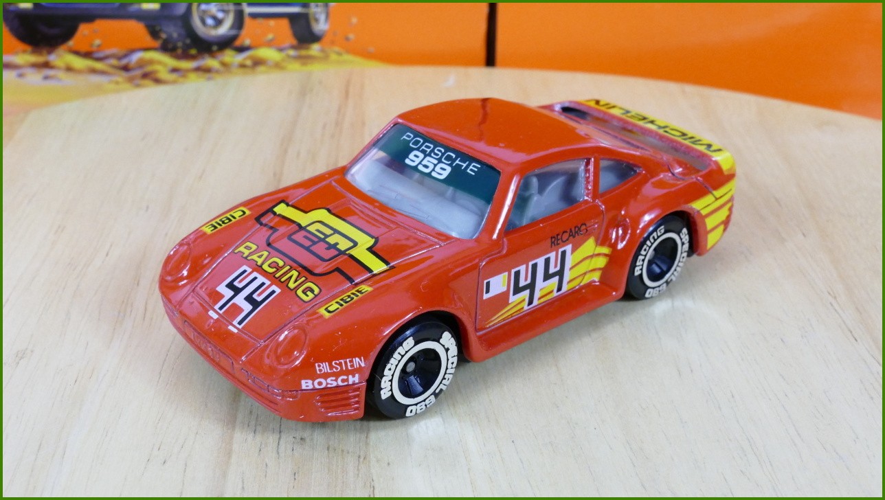 Angličák Autíčko Matchbox Specials SP13 - Porsche 959