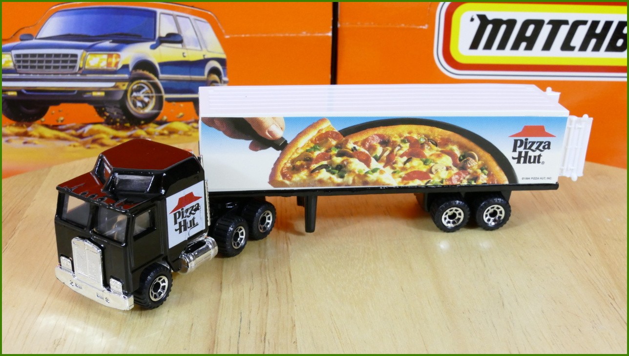 Model Matchbox Convoy Kenworth - Pizza Hut Trailer