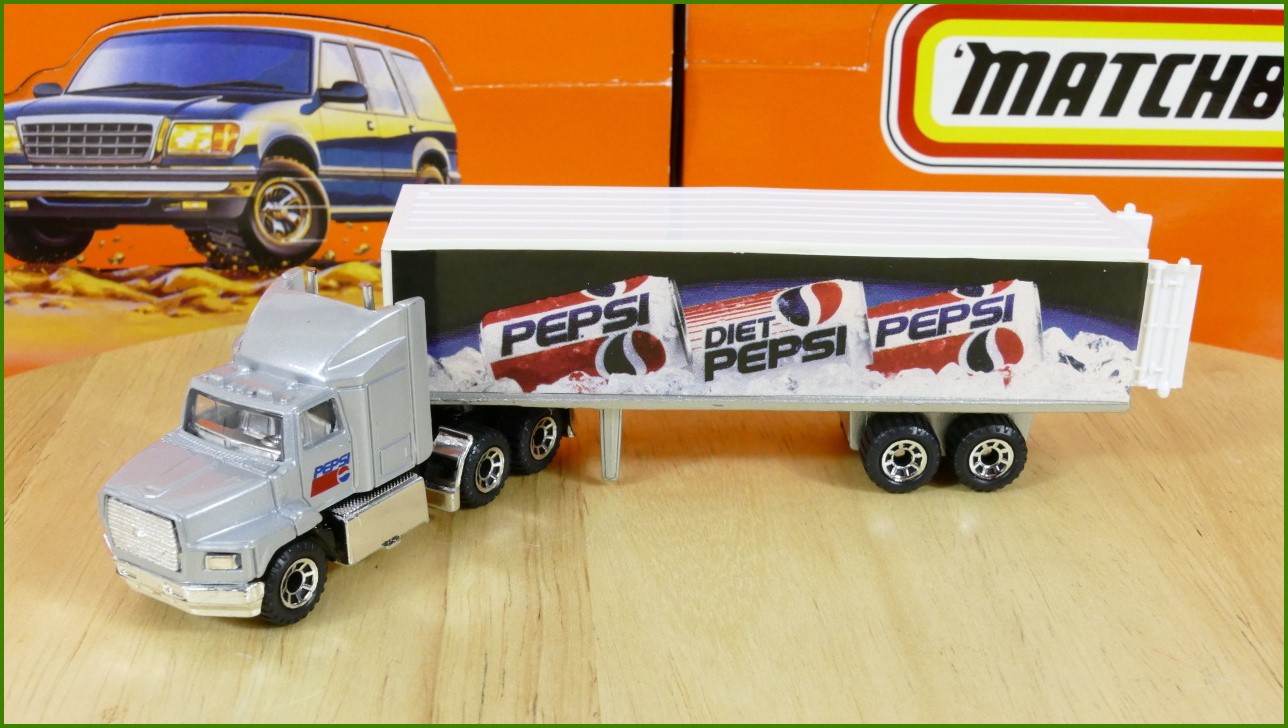 Model Matchbox Convoy Ford Aeromax - Pepsi Trailer