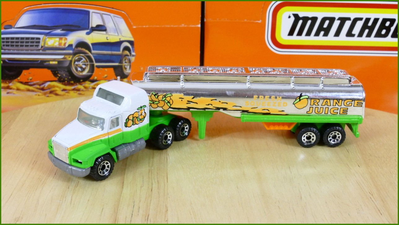 Model Matchbox Convoy CY-35 - Mack CH600 - Orange Juice Trailer
