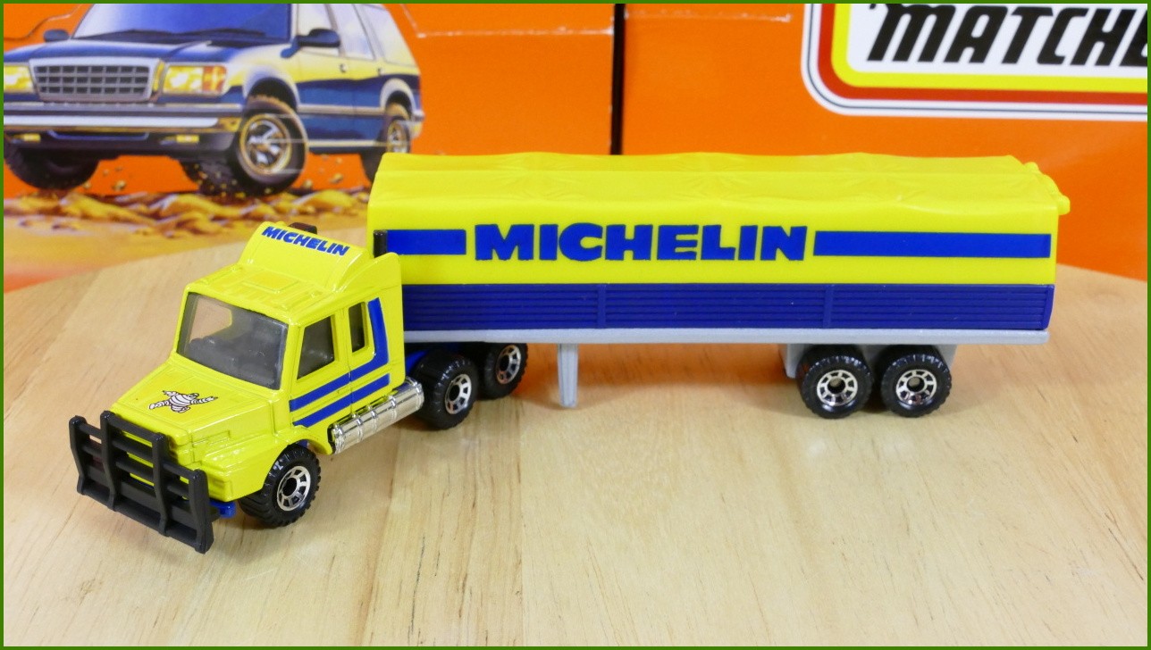 Model Matchbox Convoy CY-23 - Scania - Michelin Trailer