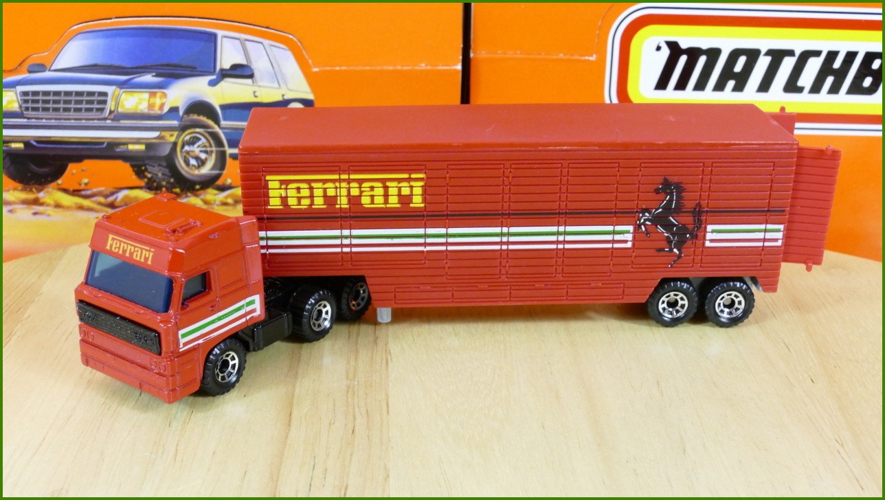 Model Matchbox Convoy CY-24 - DAF 3300 Space Cab - Ferrari Trailer