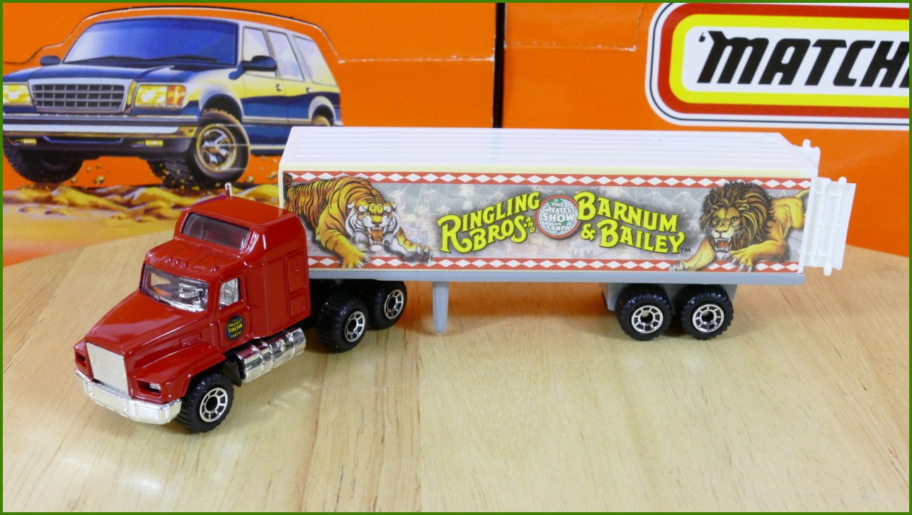 Model Matchbox Convoy Mack CH600 - Ringling Barnum Trailer