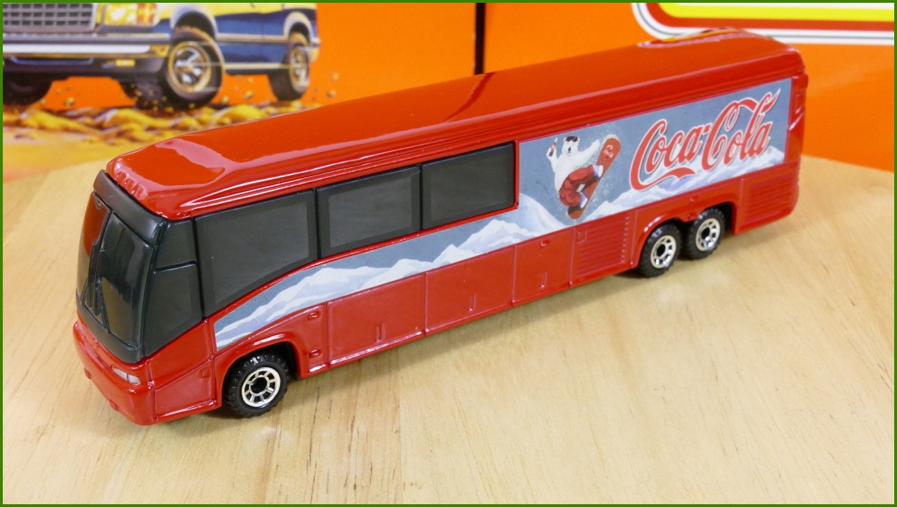 Model Matchbox Convoy Coca-Cola Coach Bus
