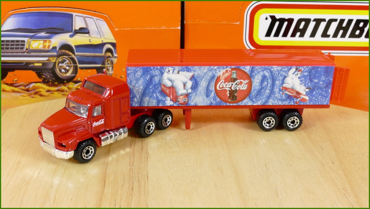 Model Matchbox Convoy Mack CH600 - Coca-Cola