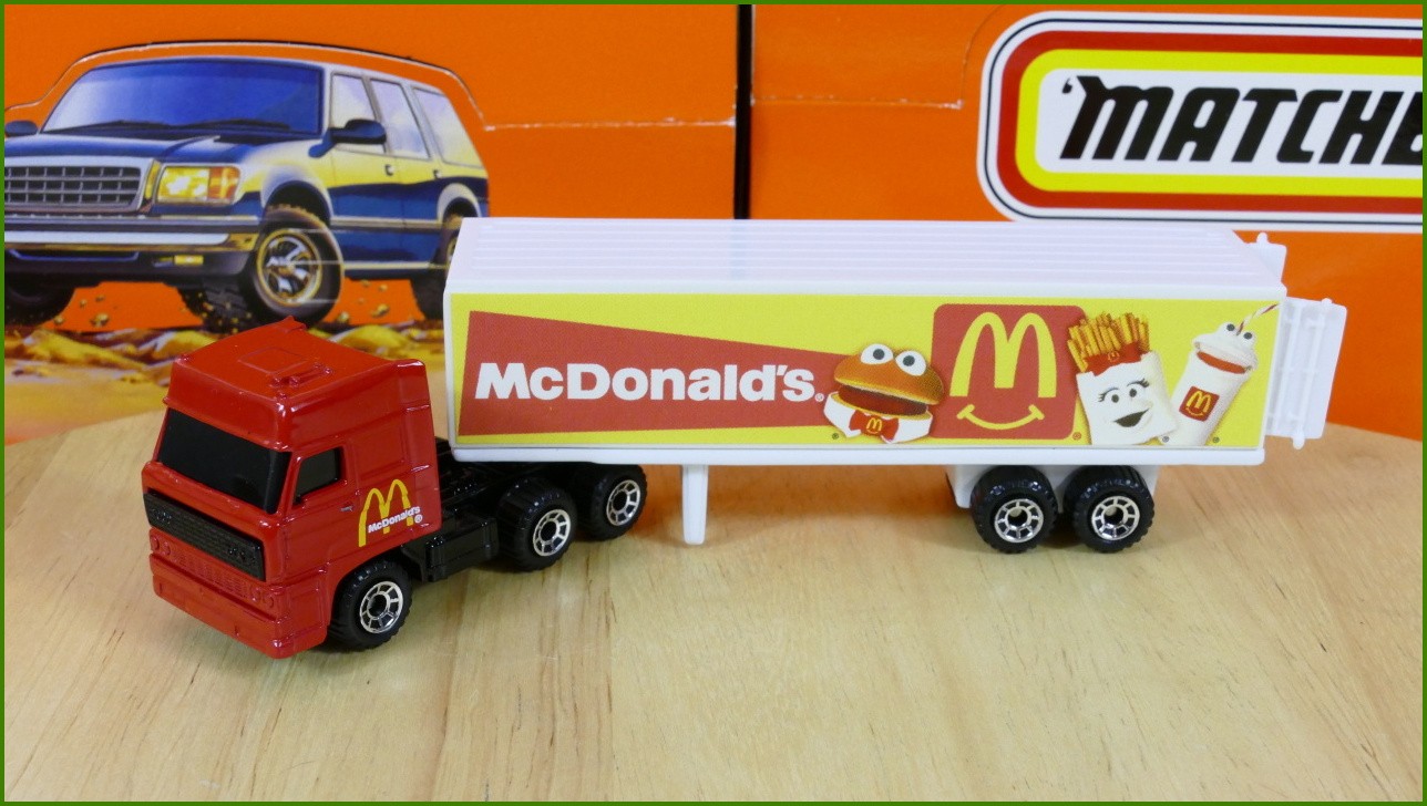 Model Matchbox Convoy DAF 3300 Space Cab - McDonald´s Trailer