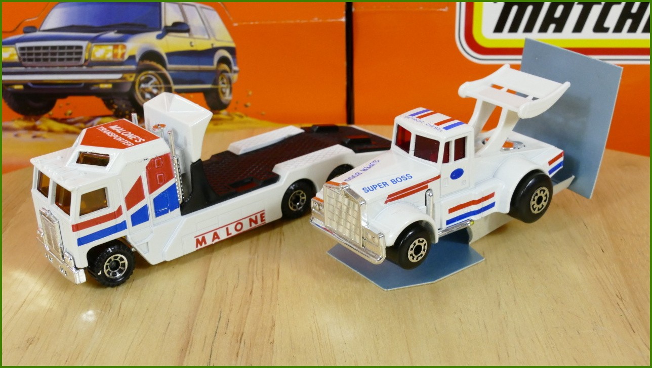 Model Matchbox Convoy CY 10 - Kenworth Cabover - Racing Transporter