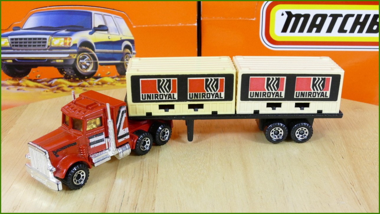 Model Matchbox Convoy CY 3 - Peterbilt - Uniroyal Trailer zažloutlý jeden kontejner - horší krabička