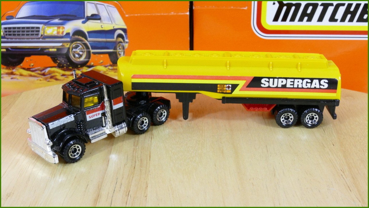 Model Matchbox Convoy CY 7 - Peterbilt - Supergas Trailer