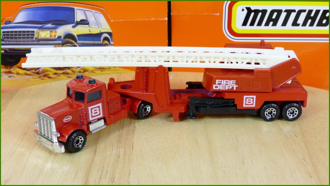 Model Matchbox Convoy CY 13 - Peterbilt - Fire Dept