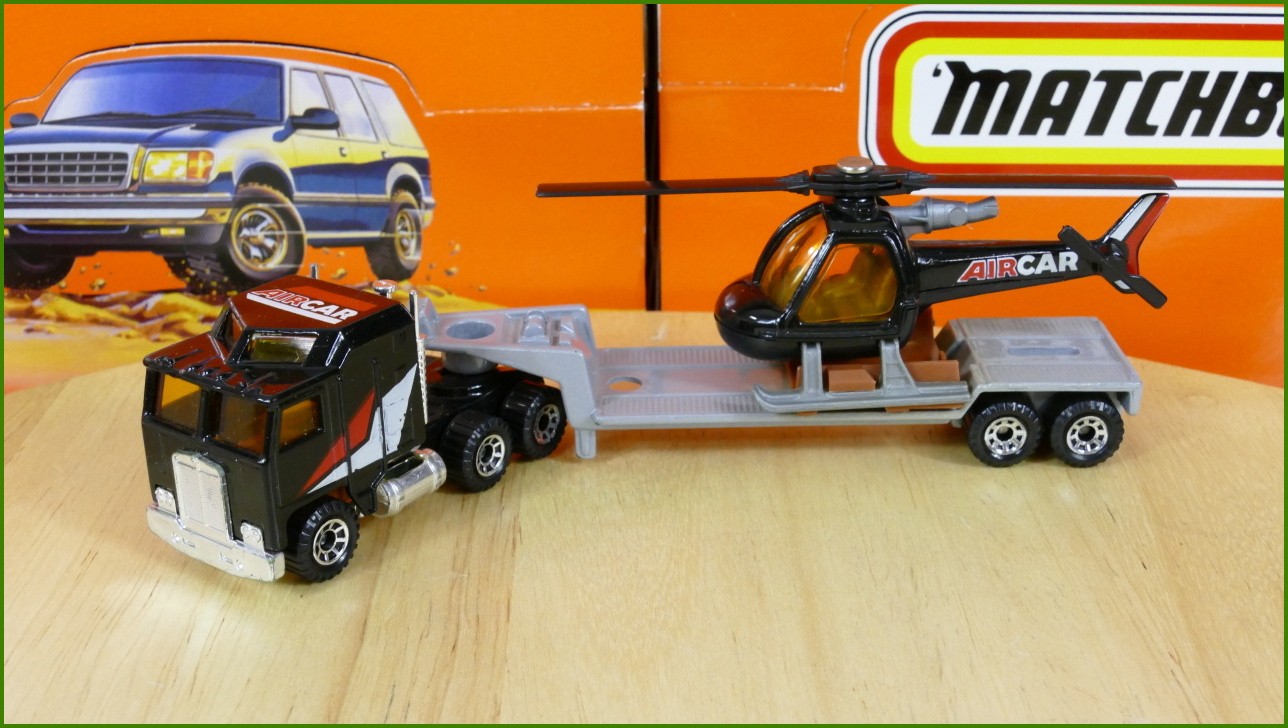 Model Matchbox Convoy CY 11 - Kenworth - Helicopter Trailer - praskinky plastové krabičky