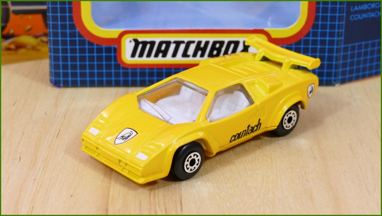 Matchbox Model MB-11 - Lamborghini Countach