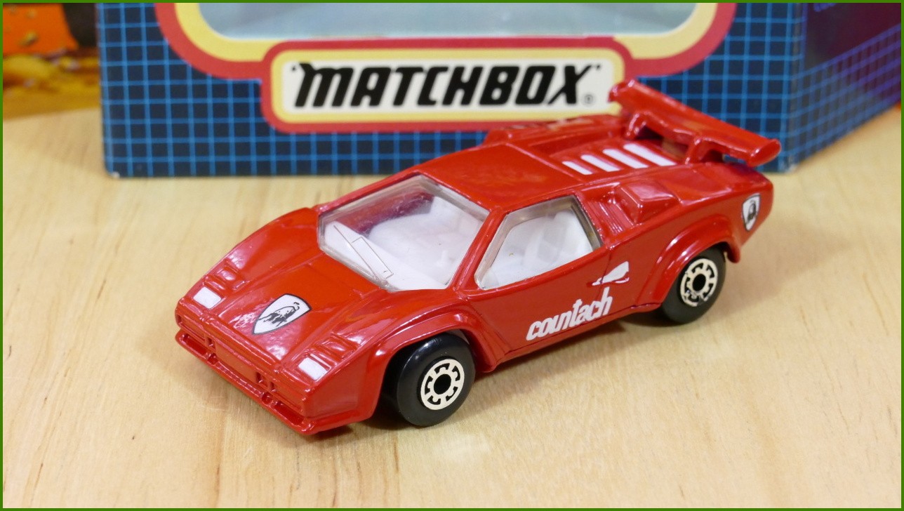 Matchbox Model MB-11 - Lamborghini Countach