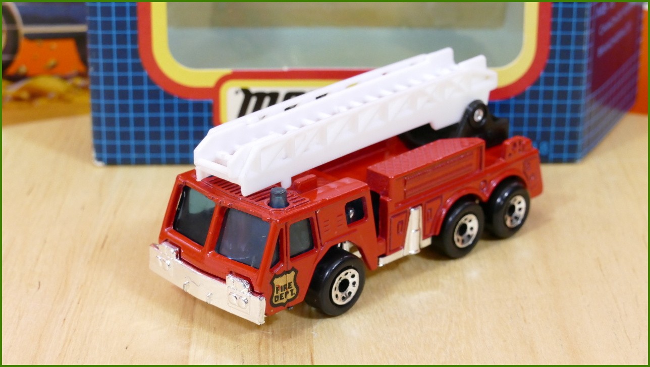 Matchbox Model MB-18 - Fire Engine