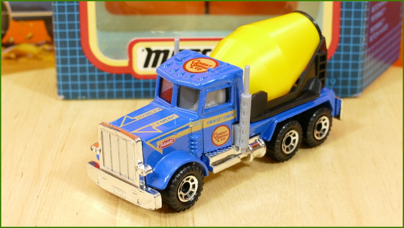 Matchbox Model MB-19 - Peterbilt Beton Mixer