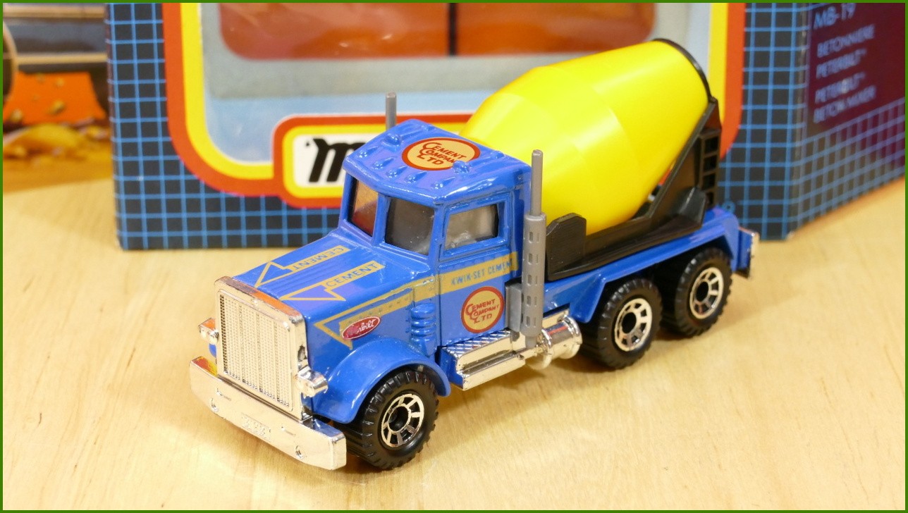Matchbox Model MB-19 - Peterbilt Beton Mixer