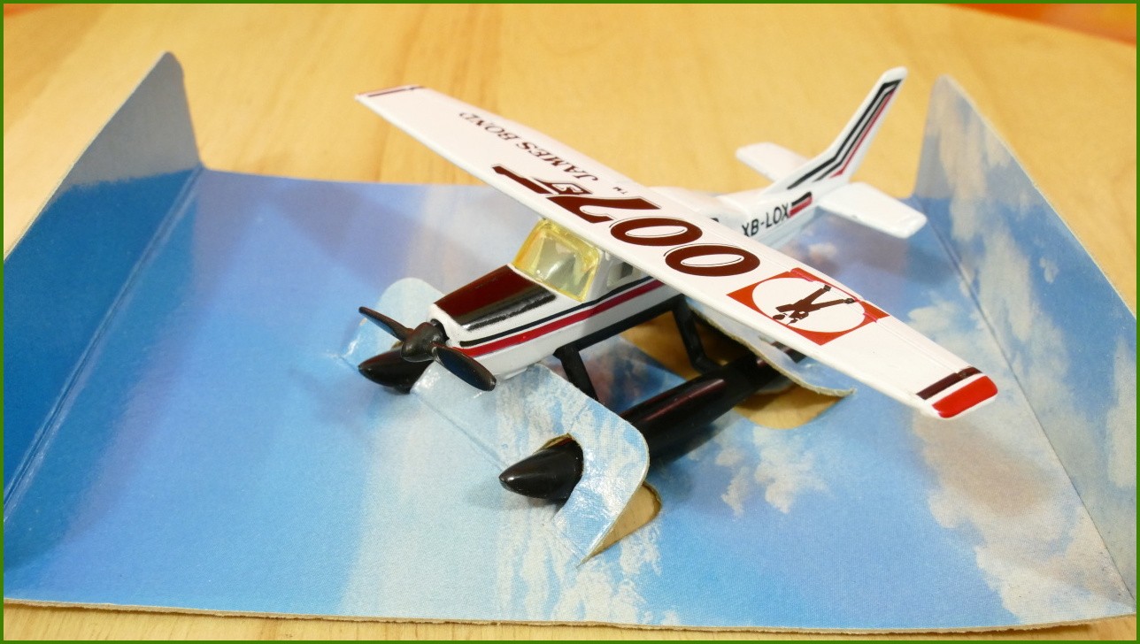 Matchbox Model Letadla - SB-26 - Cessna 210 G - 007 James Bond