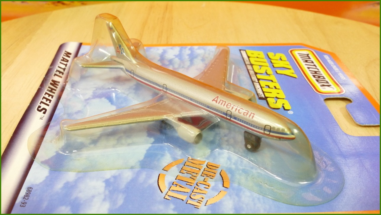 Matchbox Model Letadla Skybusters - American Airlines 767 - zabarvený plastový obal