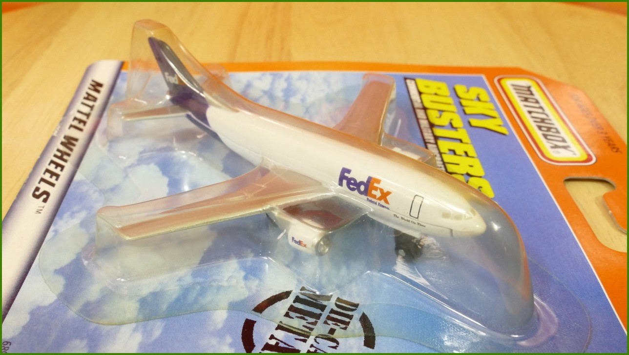 Matchbox Model Letadla Skybusters - Fed-Ex A300 - zabarvený plastový obal
