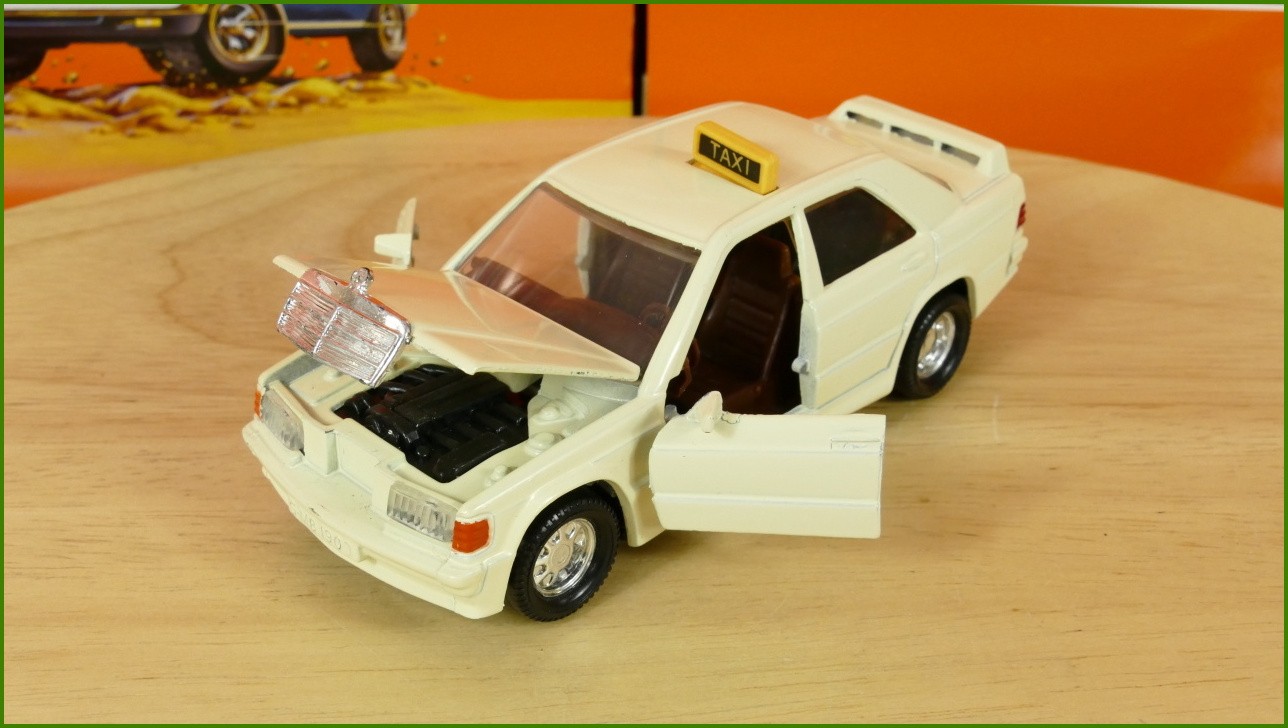 Model Autíčka Matchbox Superkings - K 166 - Mercedes Benz 190E 2.5-16