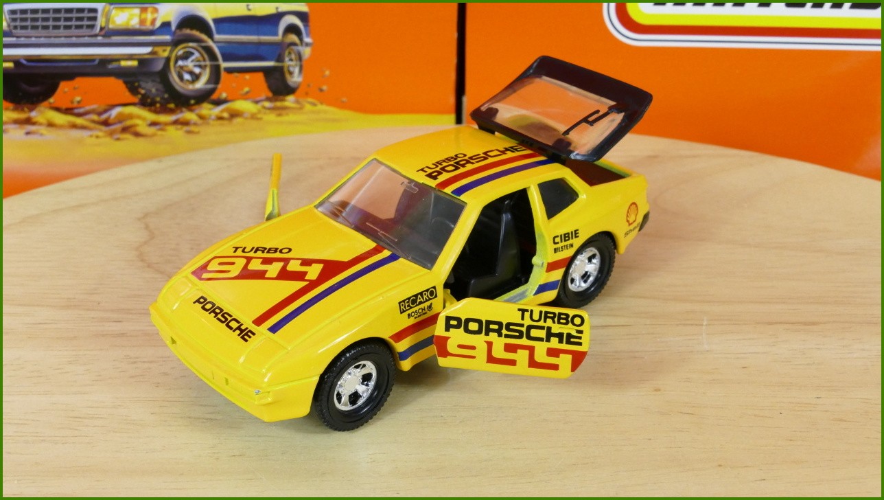 Model Autíčka Matchbox Superkings - K 157 - Porsche 944