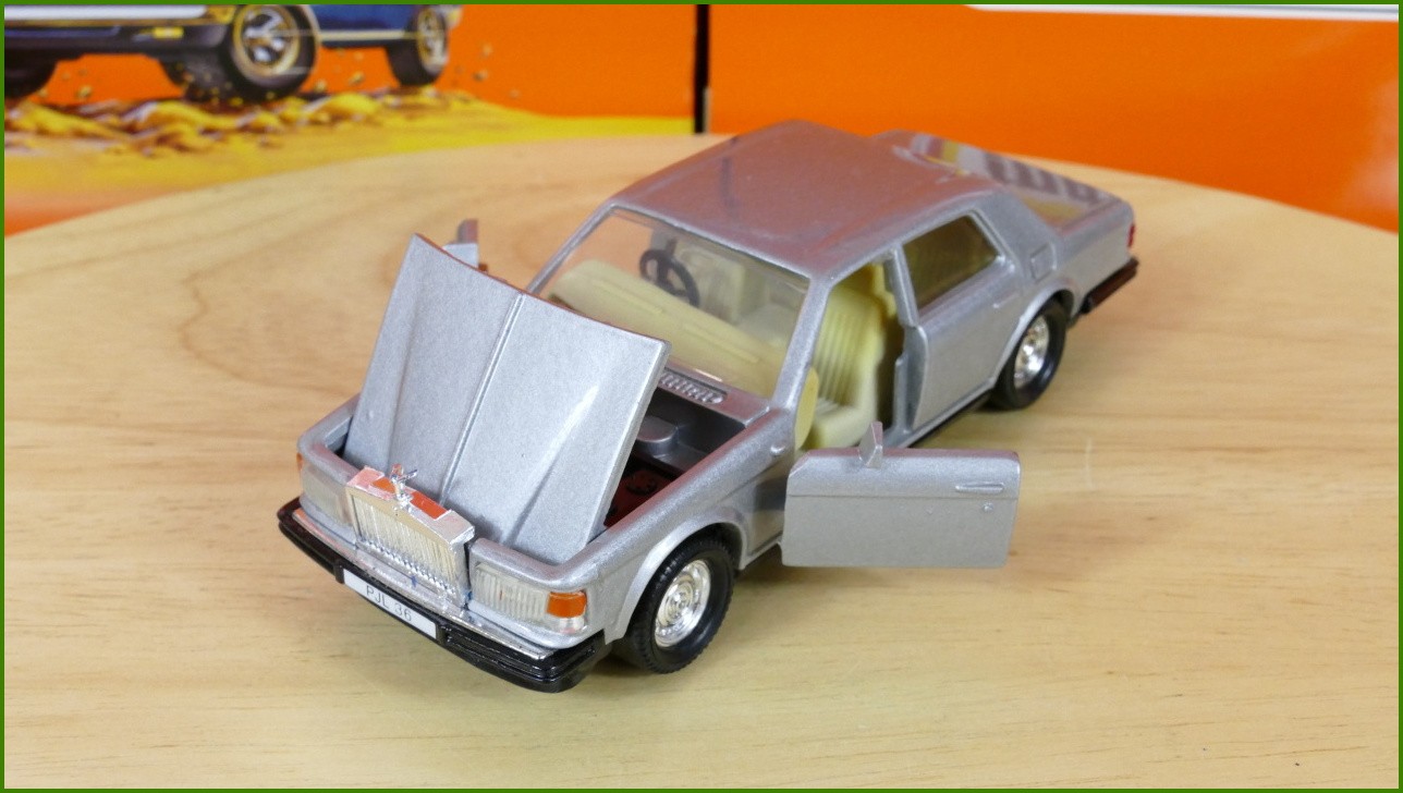 Model Autíčka Matchbox Superkings - K 161 - Rolls-Royce Silver Spirit