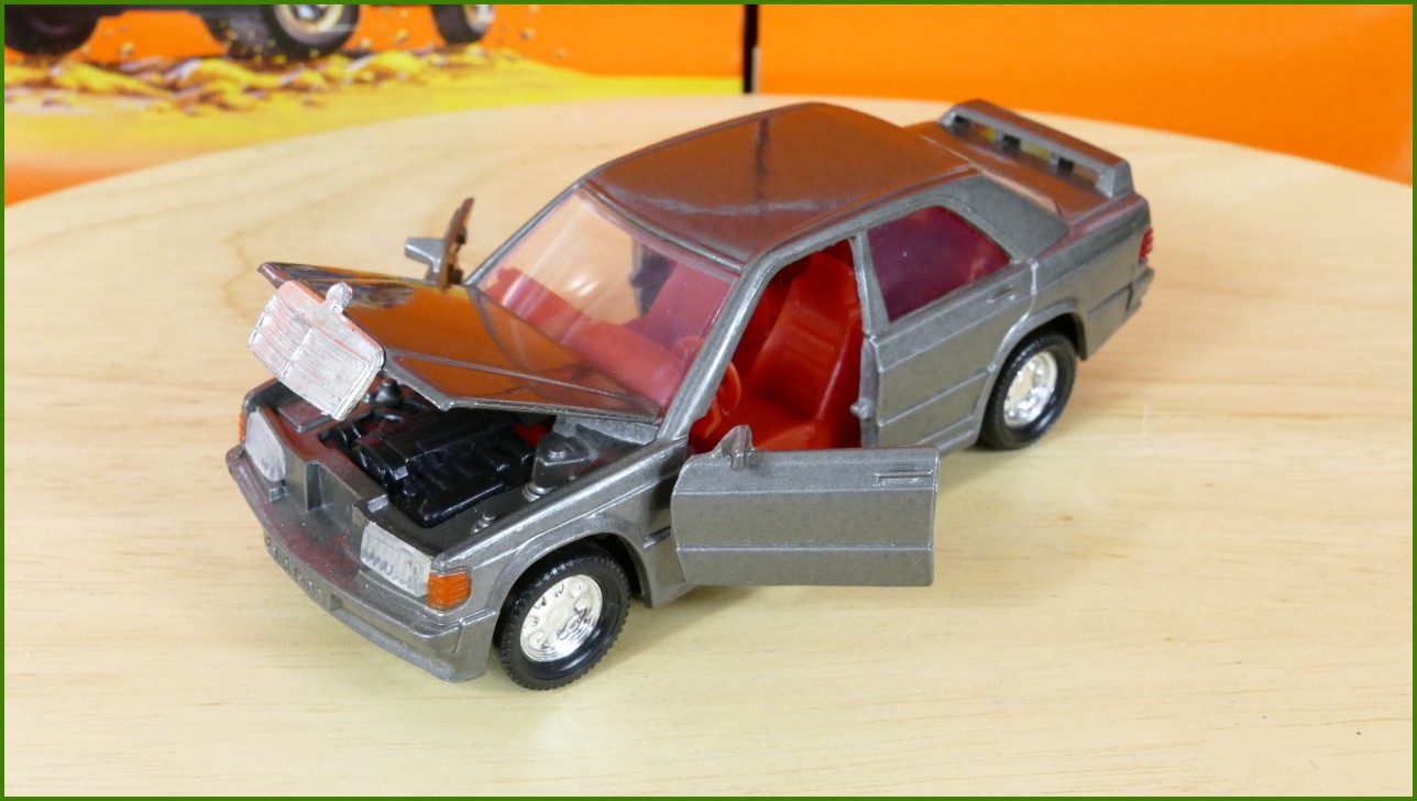 Model Autíčka Matchbox Superkings - K 115 - Mercedes Benz 190E 2.6-16V