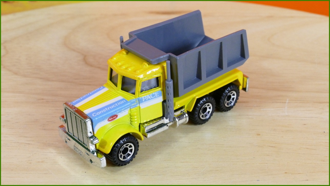 Angličák Matchbox MB-23 - Peterbilt Tipper Truck
