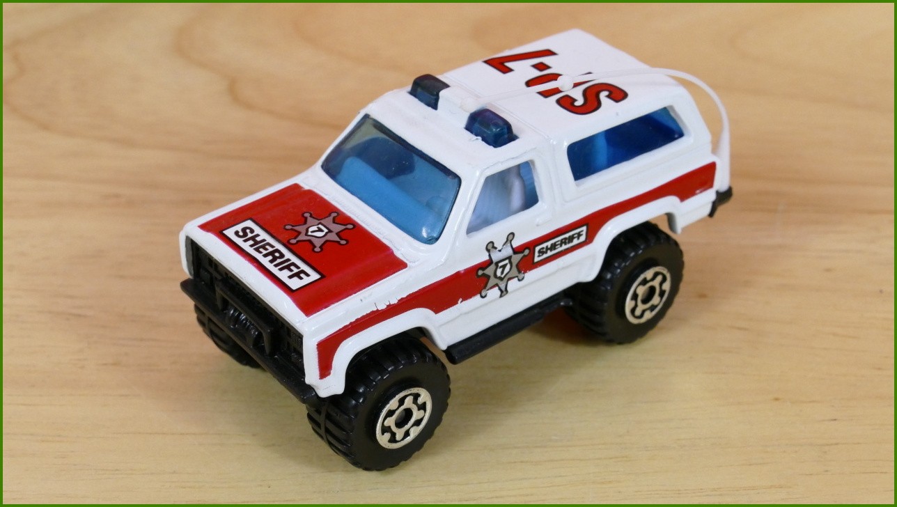 Autíčko Angličák Matchbox MB-35 - 4x4 Chevy Blazer II - Prasklinka Plastového Obalu